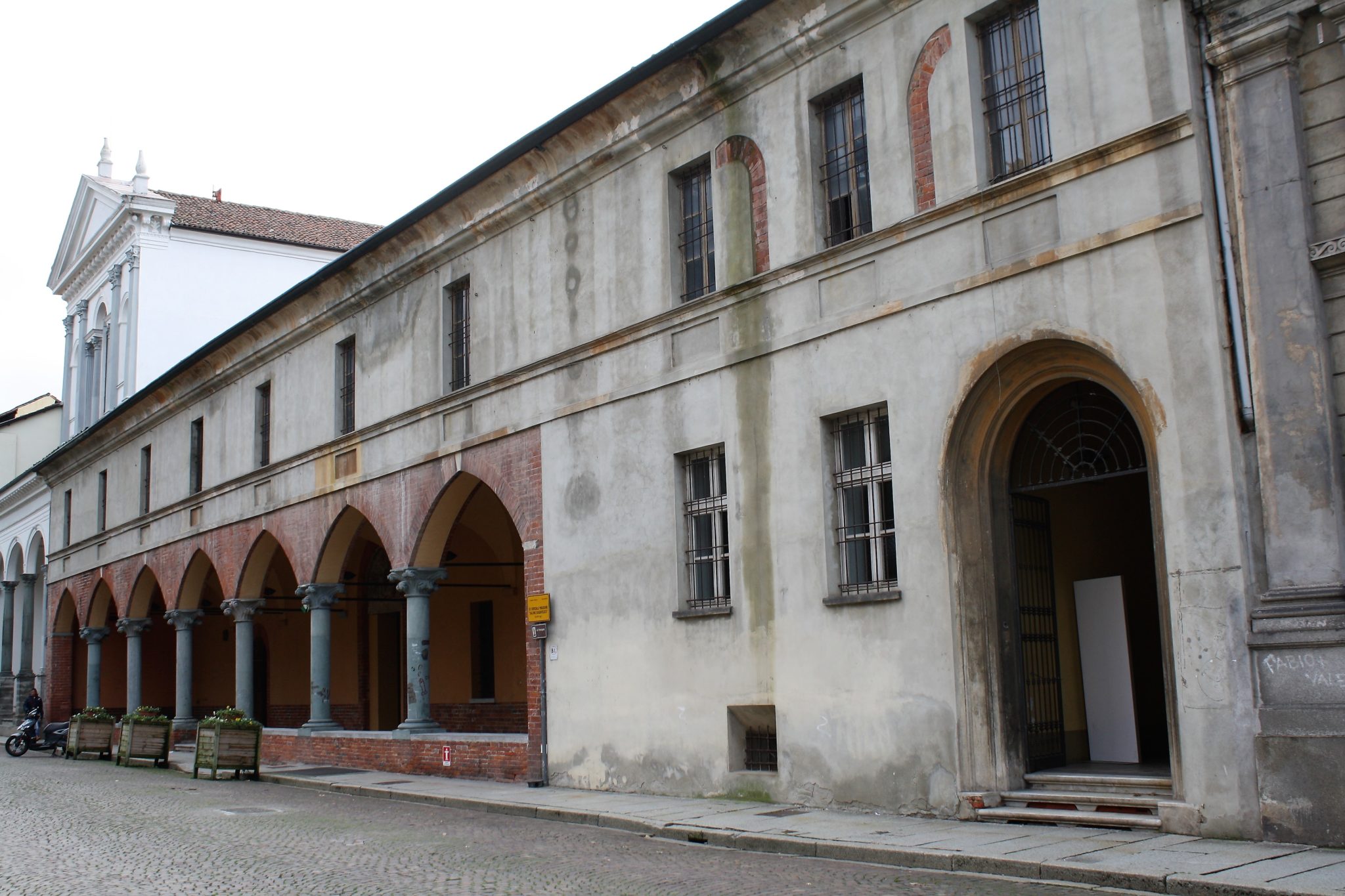 EX OSPEDALE MAGGIORE: “SALONE DUGENTESCO”