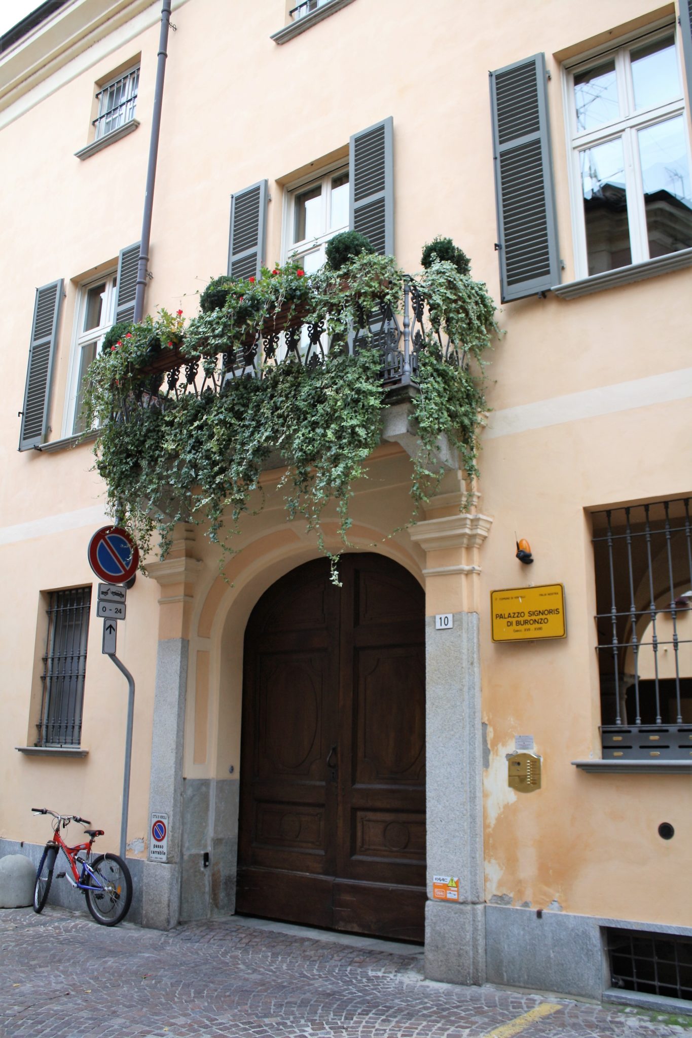 PALAZZO SIGNORIS DI BURONZO