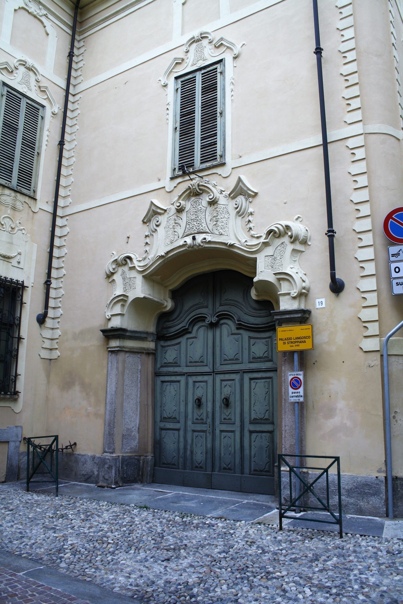 PALAZZO LANGOSCO DI STROPPIANA